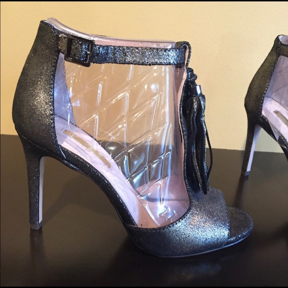 Louise et Cie Gold Sandals 6.5